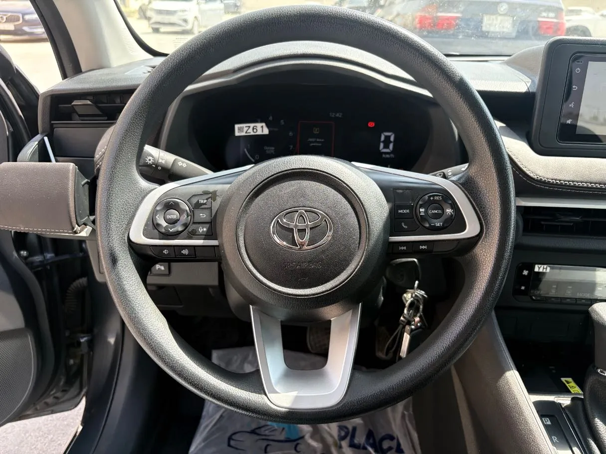 Car image 22