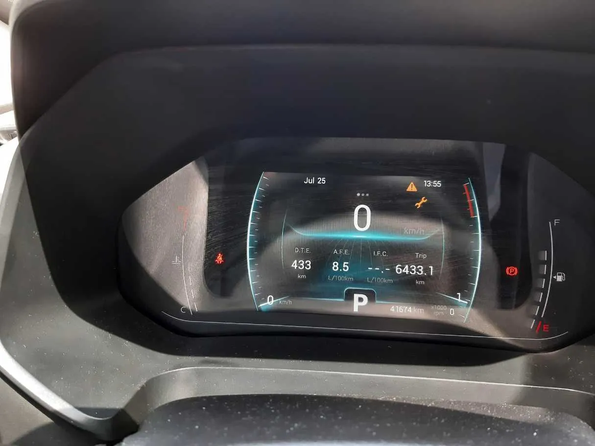 Car image 18