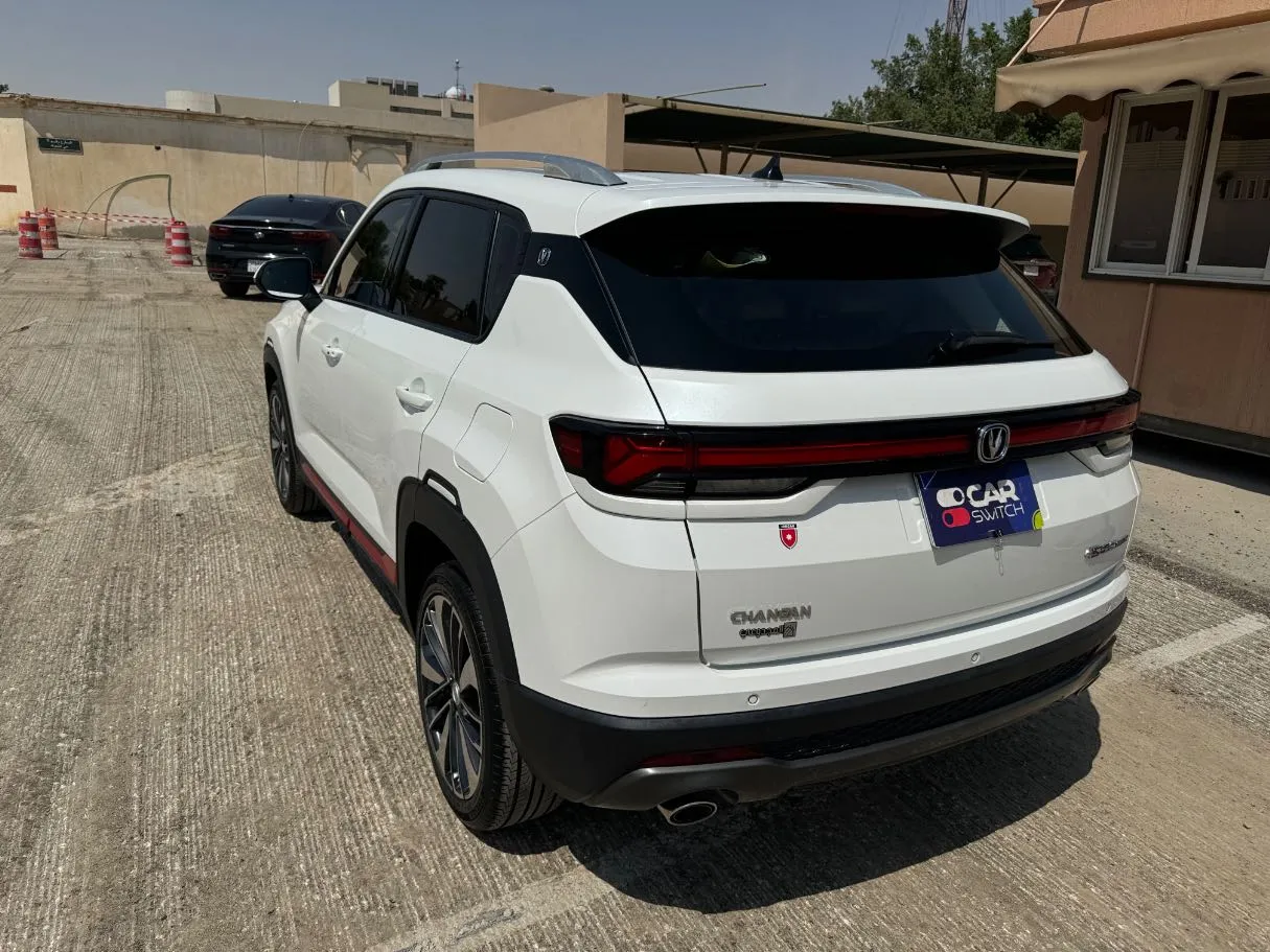 Car image 7