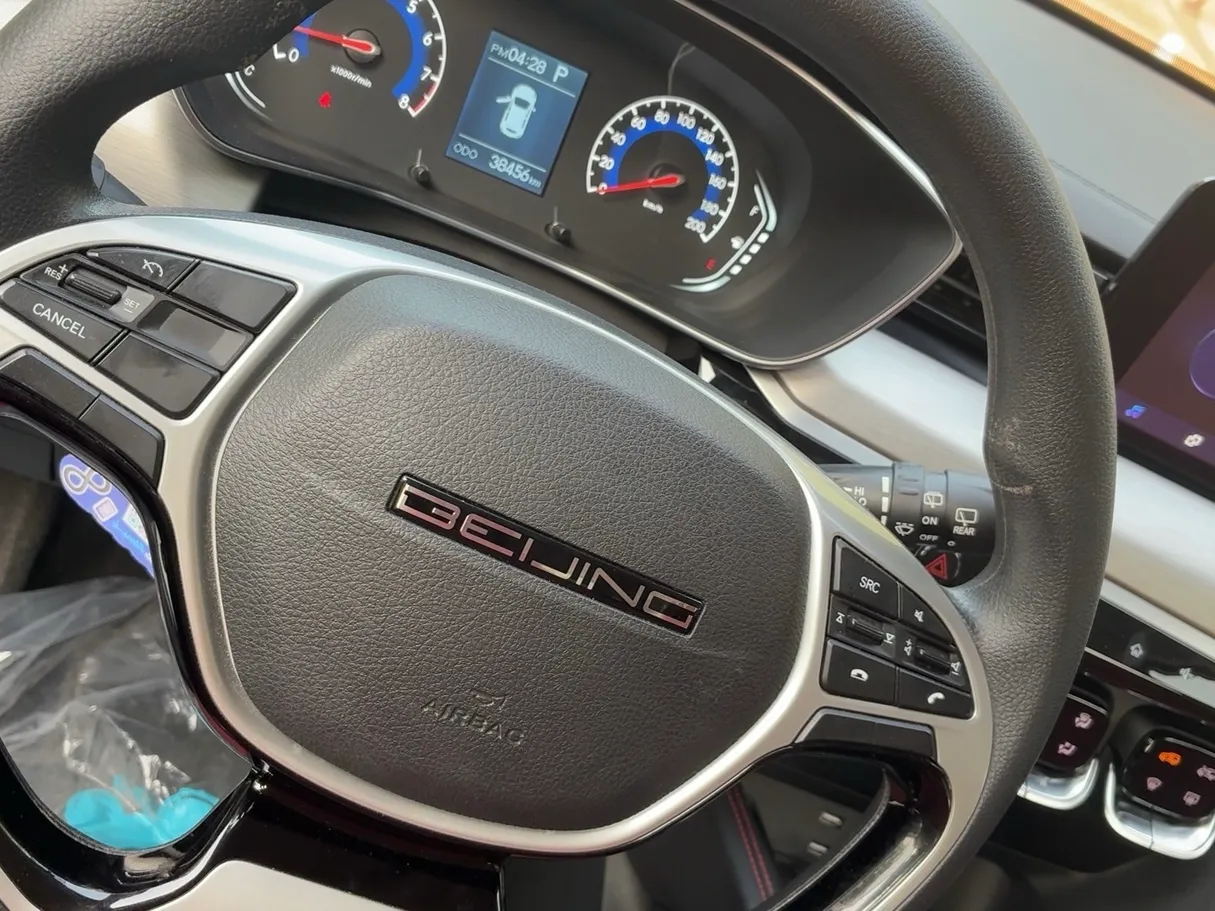 Car image 6