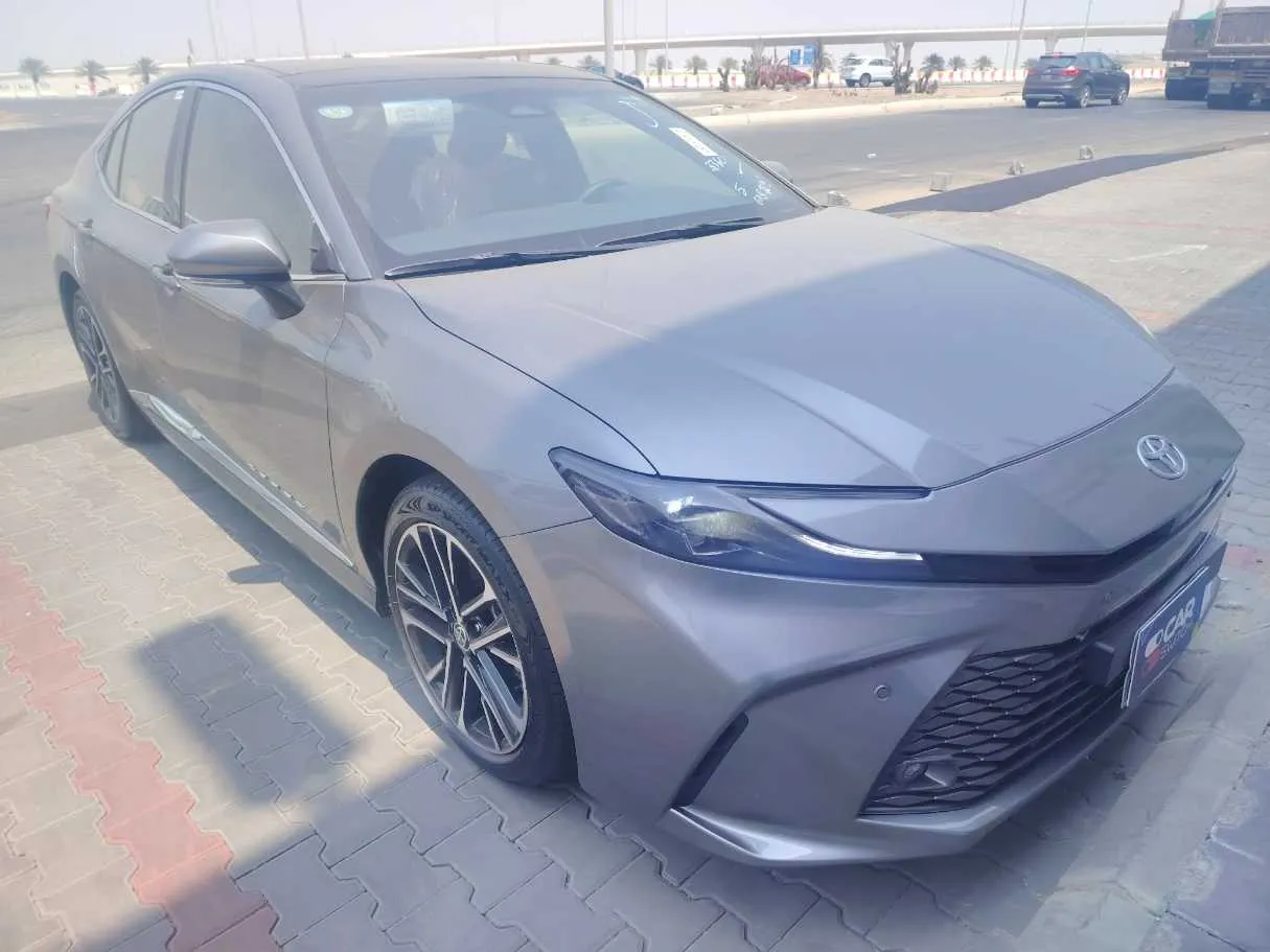 Car image 3