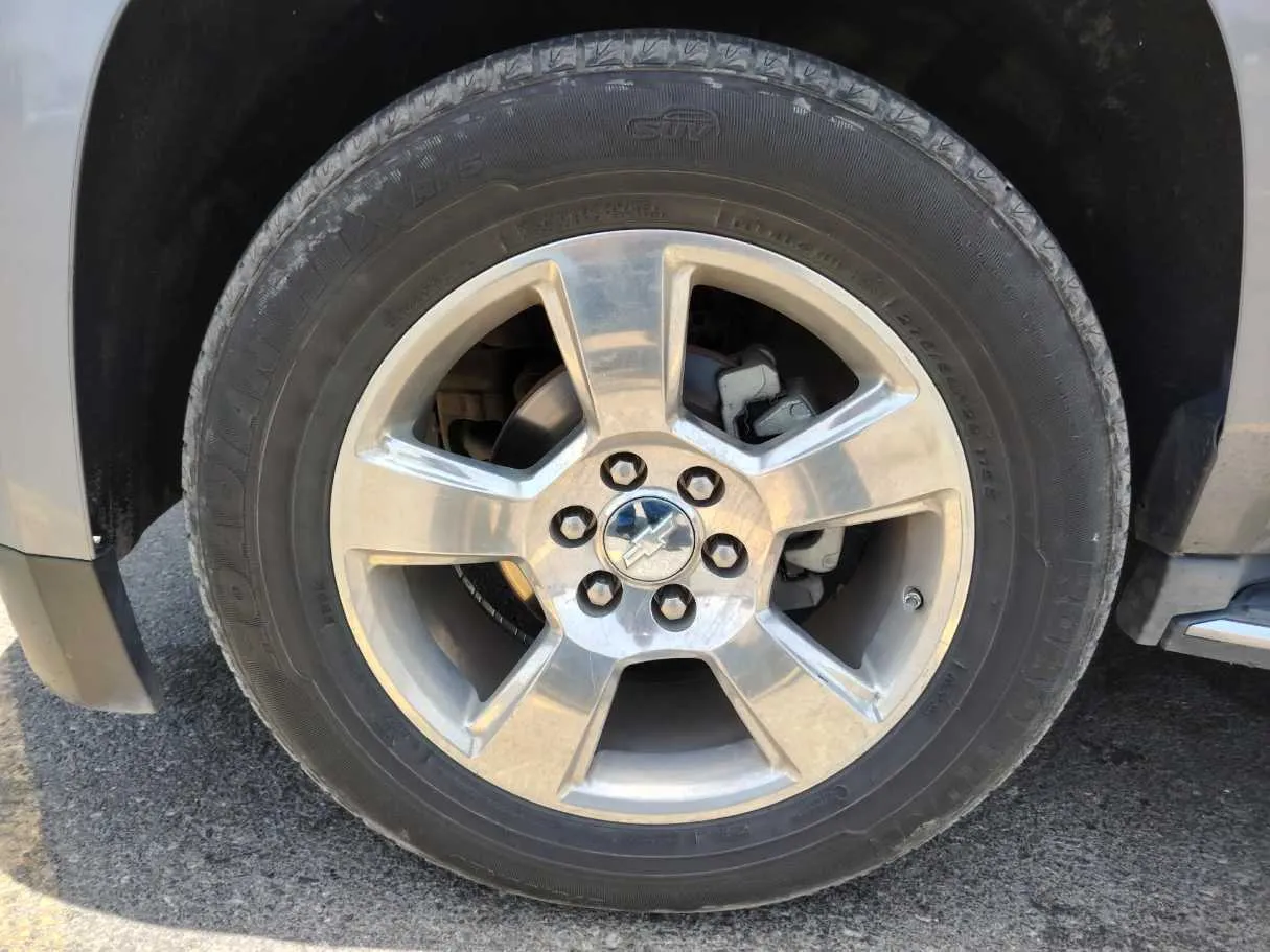 Car image 10