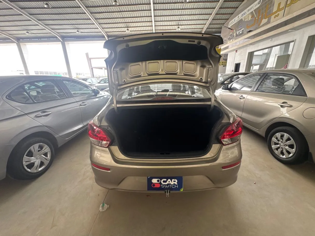 Car image 17