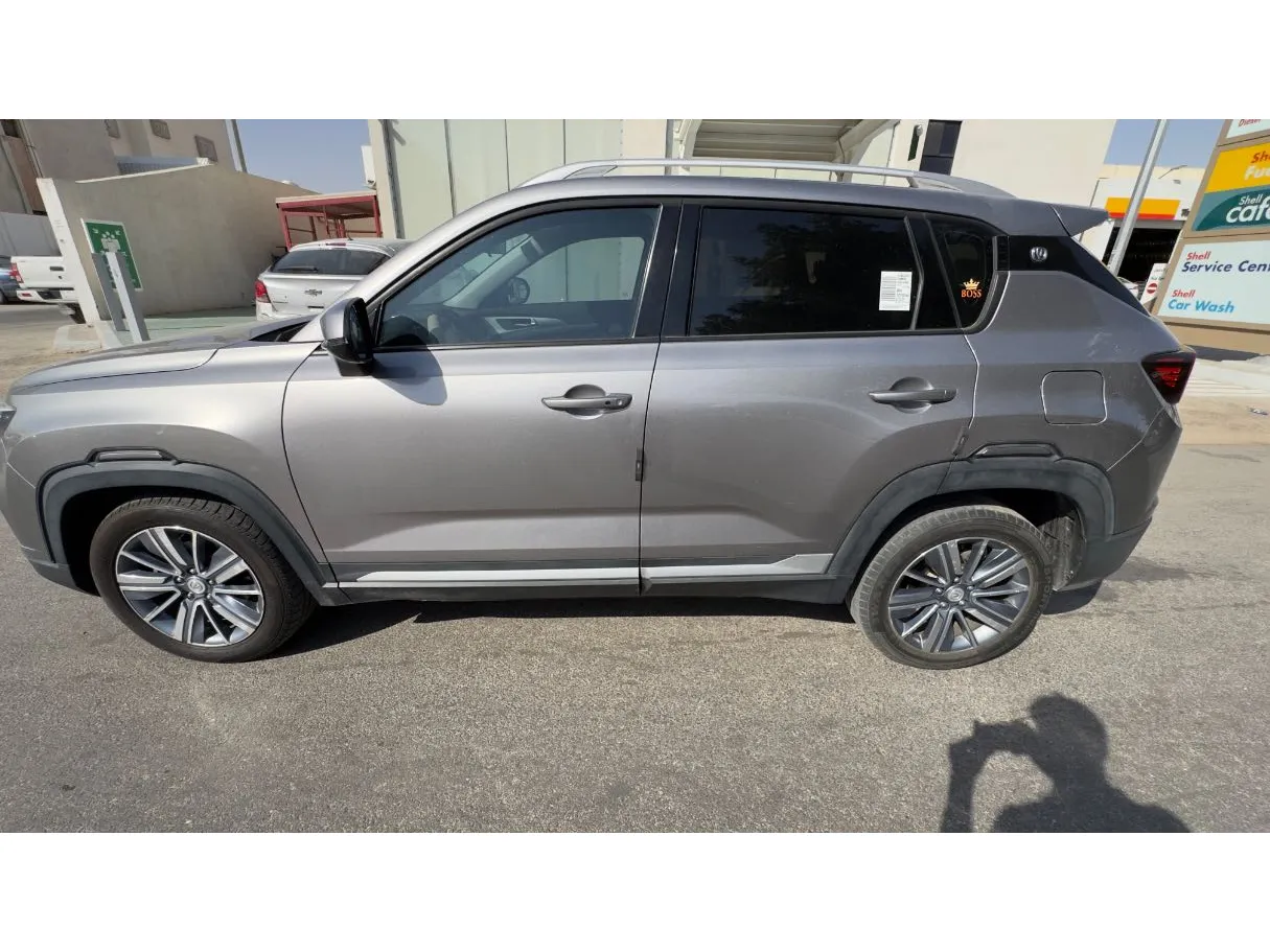 Car image 8