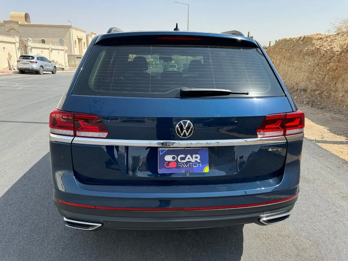 Car image 6