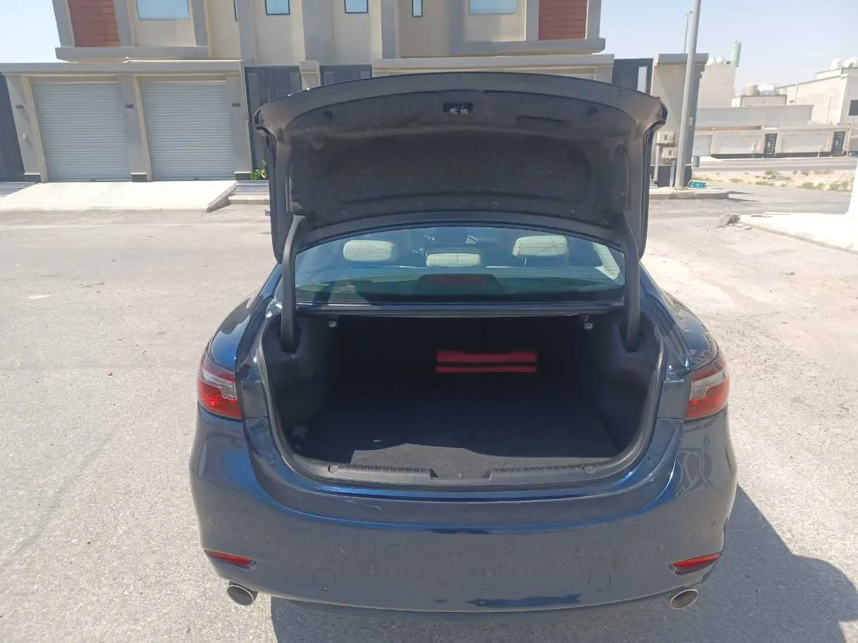 Car image 21