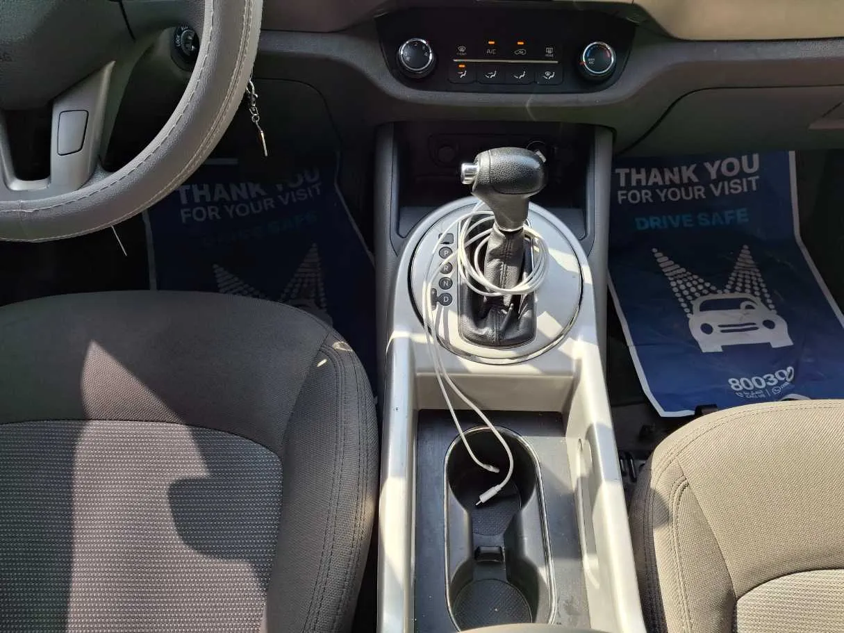 Car image 15