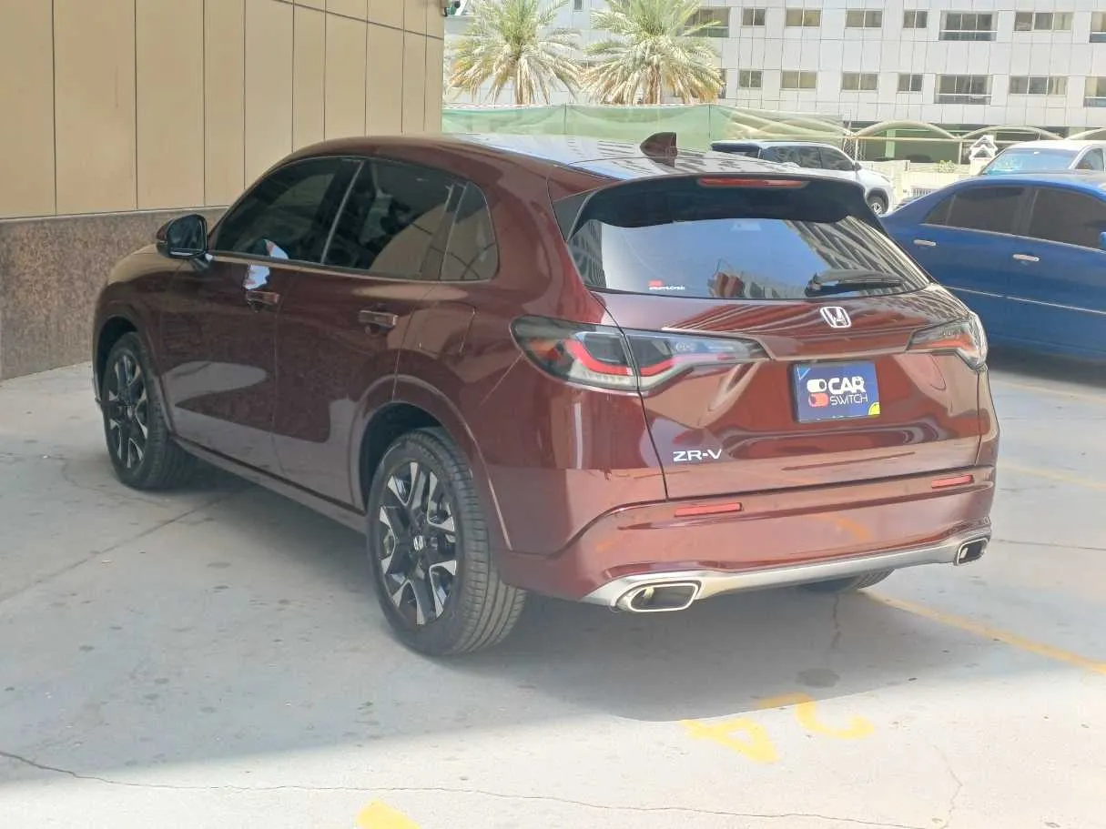 Car image 5