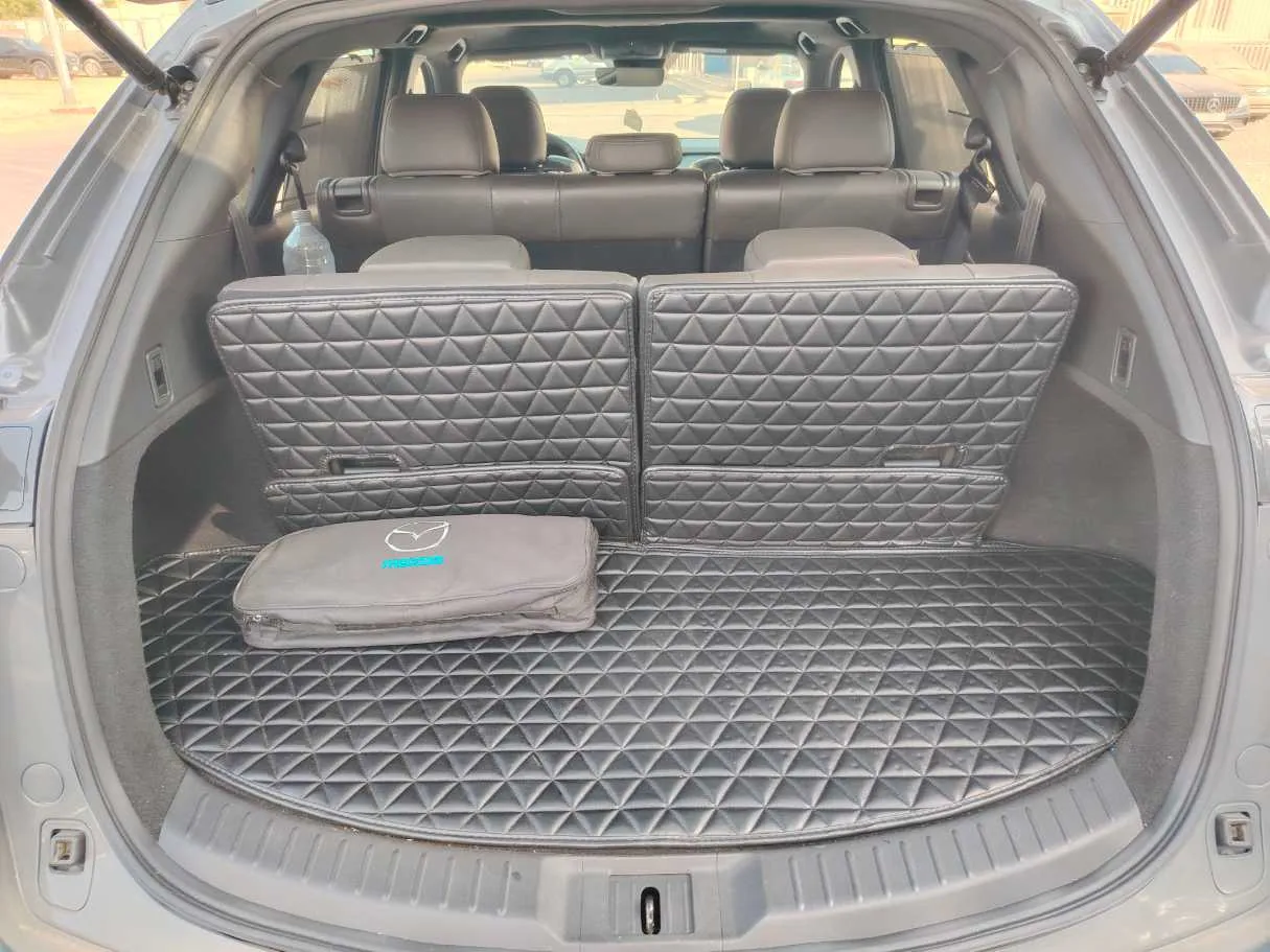 Car image 27