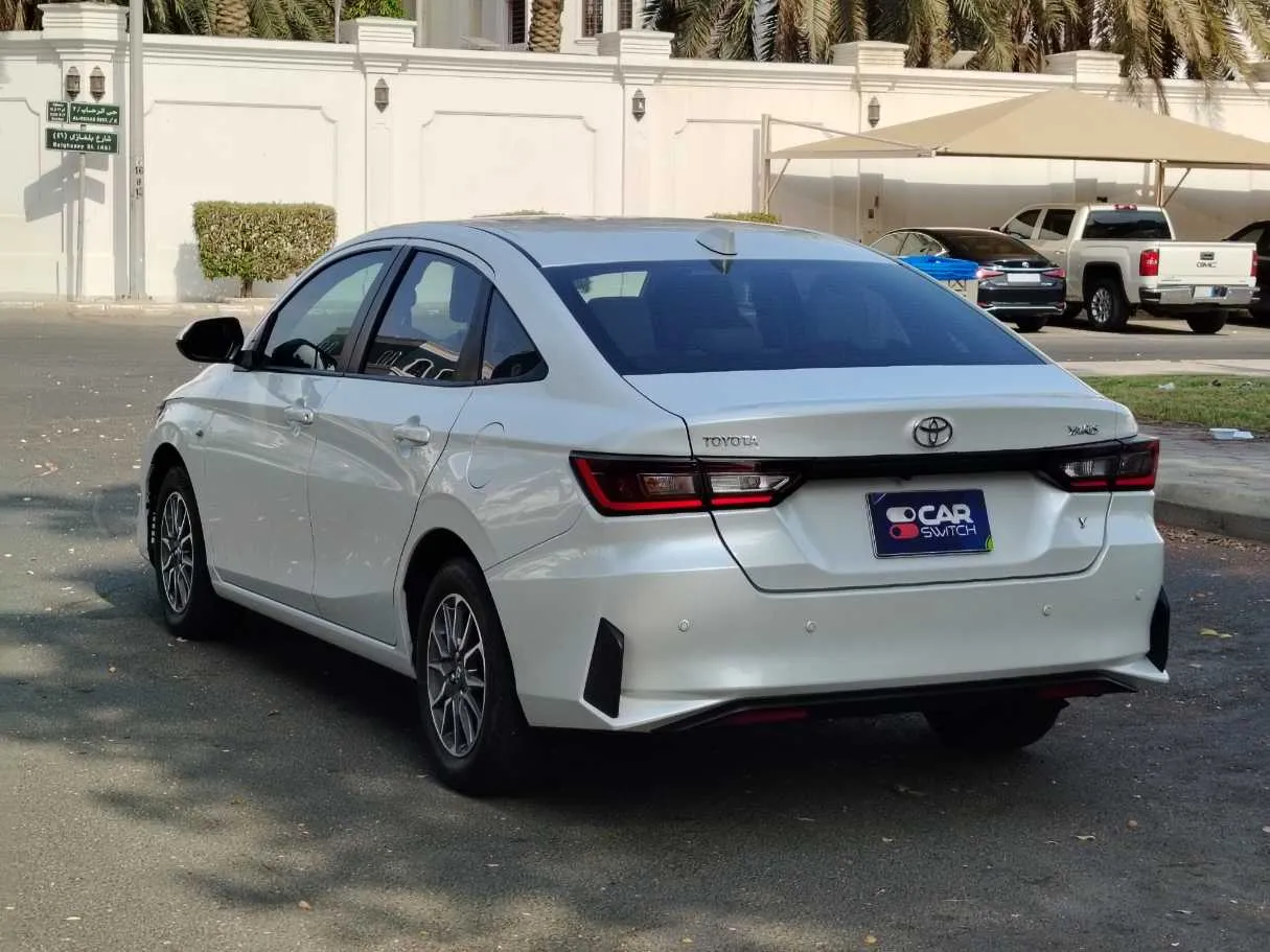 Car image 7