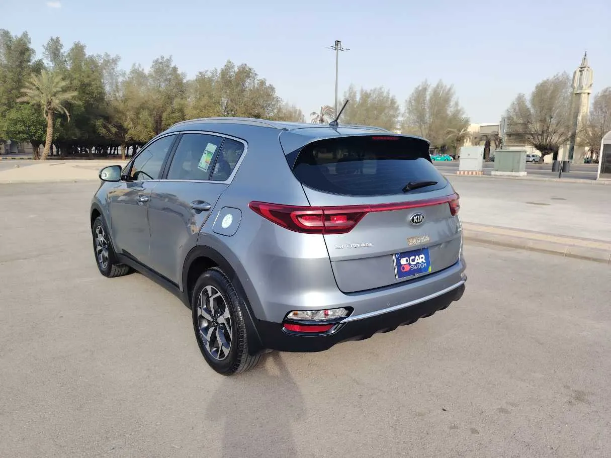 Car image 7
