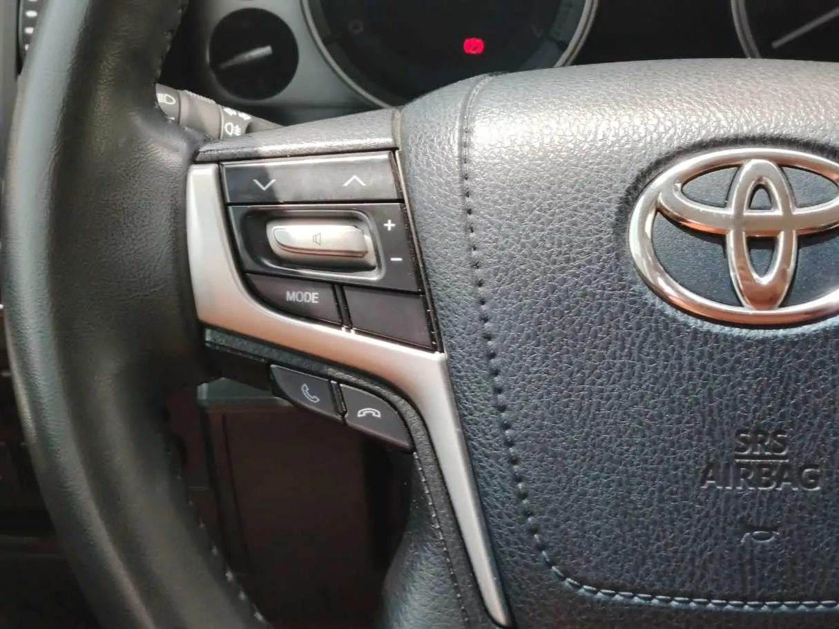 Car image 32