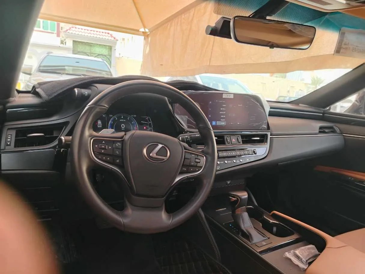 Car image 27