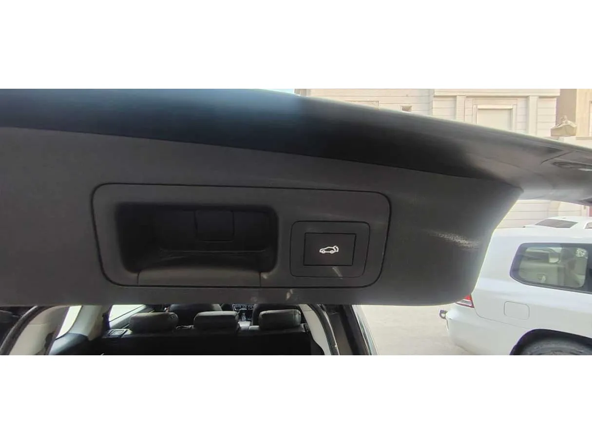 Car image 31
