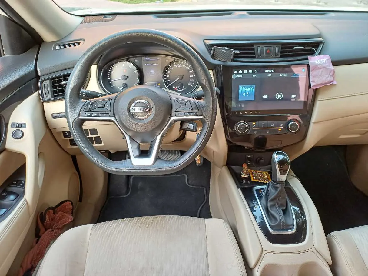 Car image 17