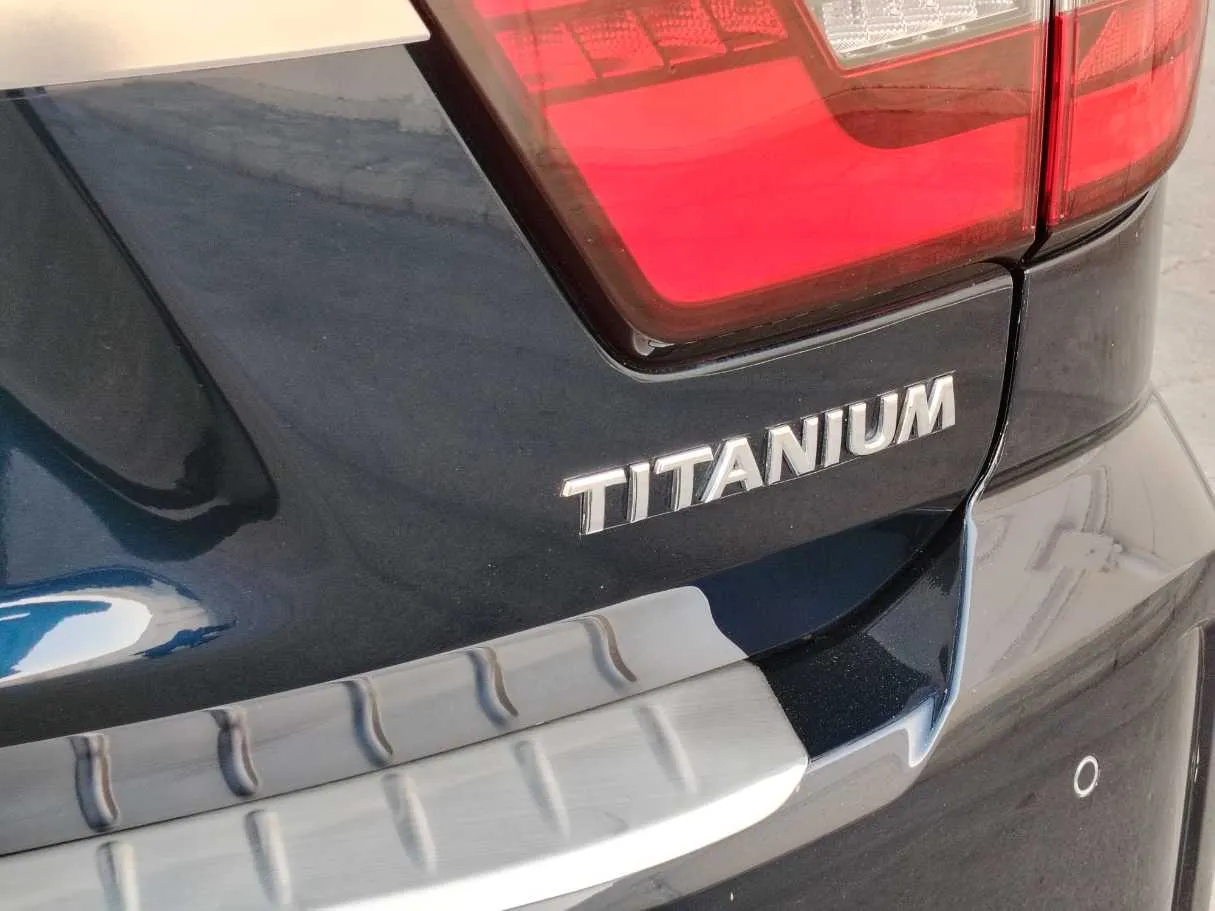 Car image 38