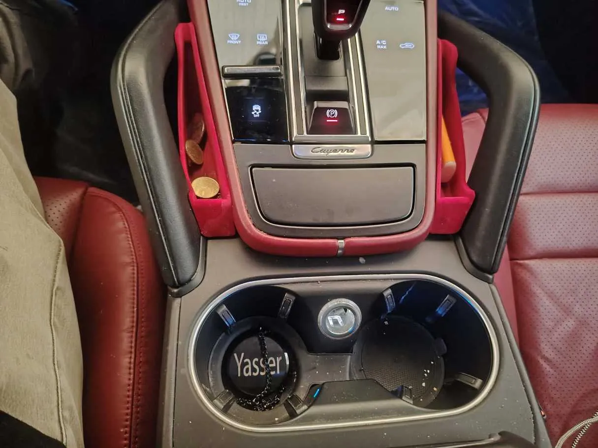 Car image 26