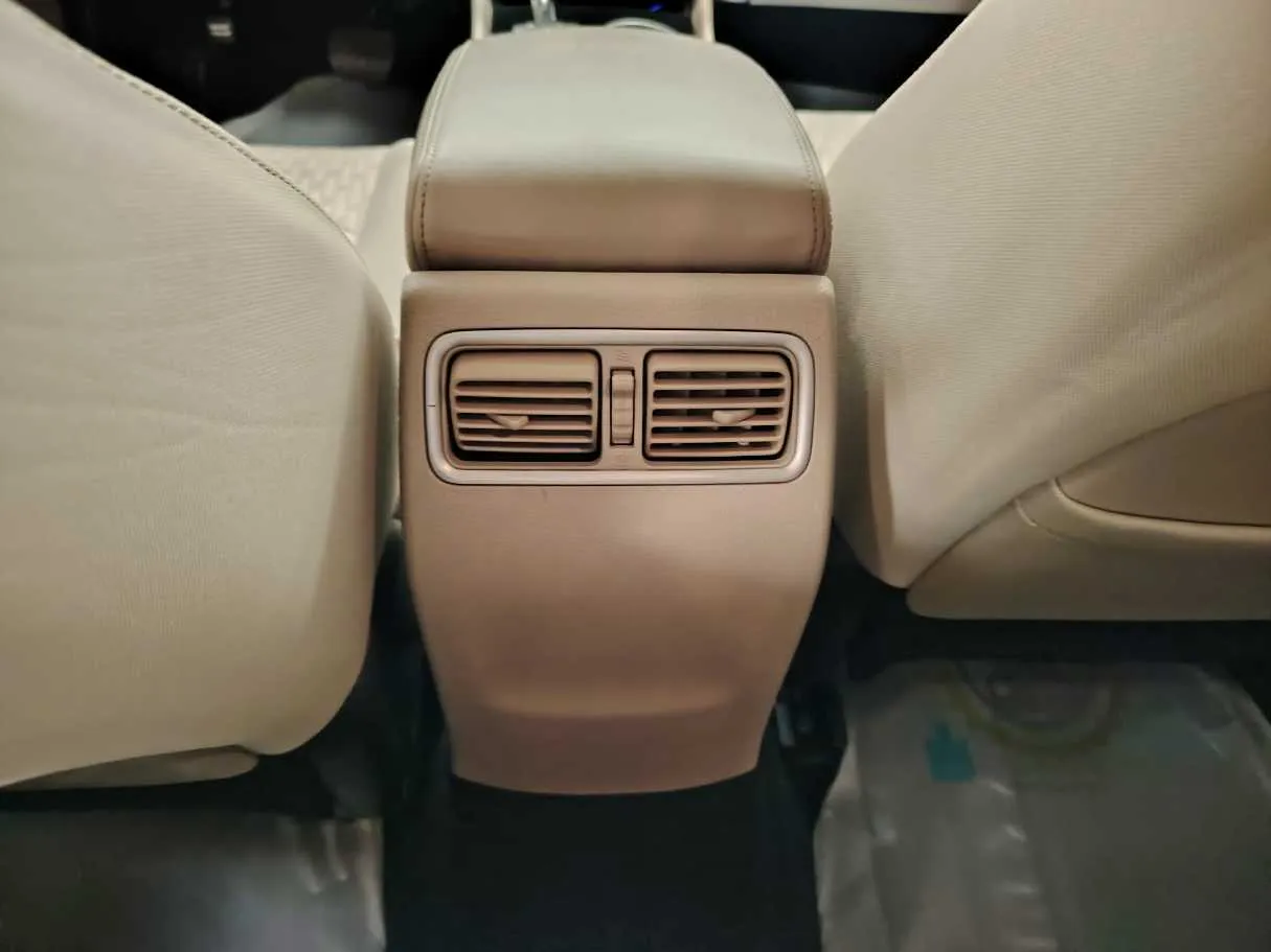 Car image 31