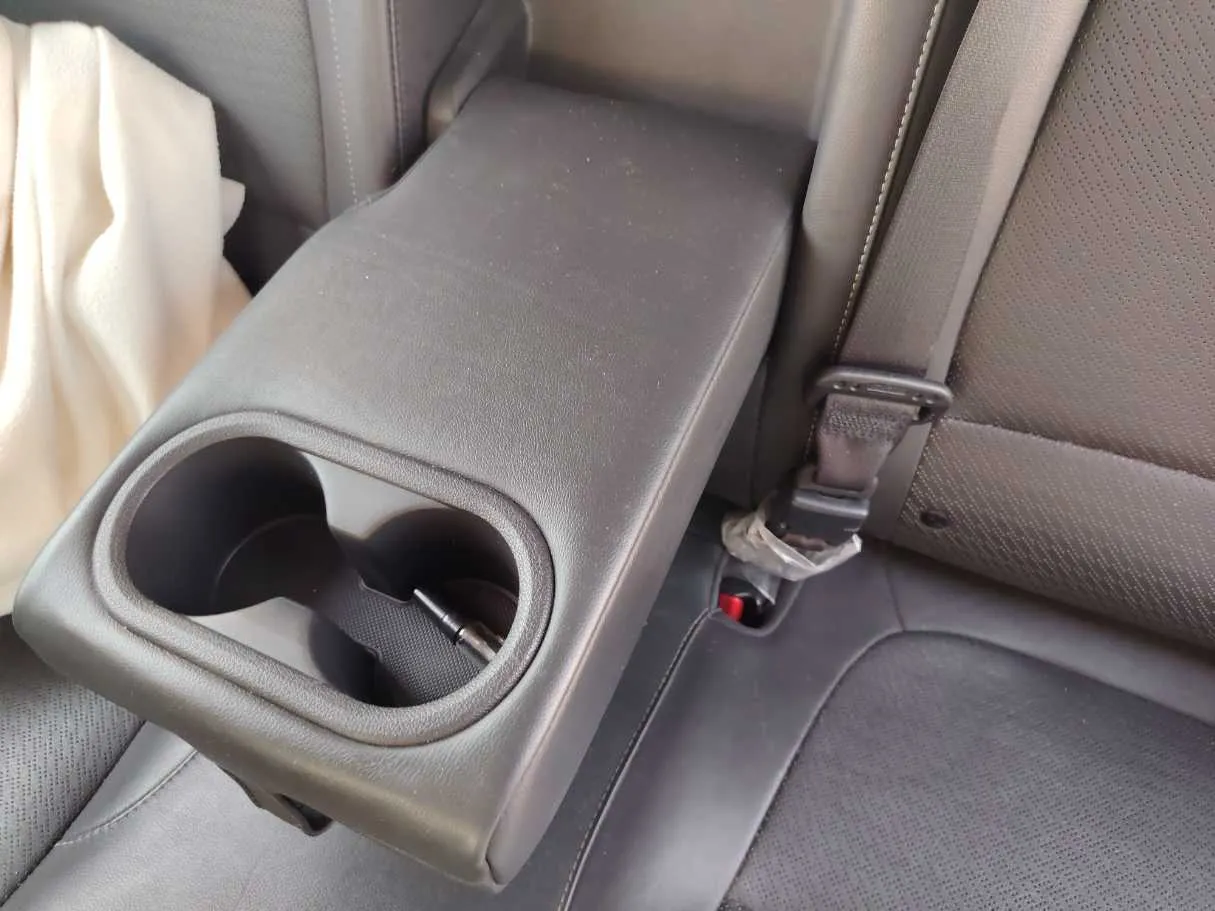 Car image 25