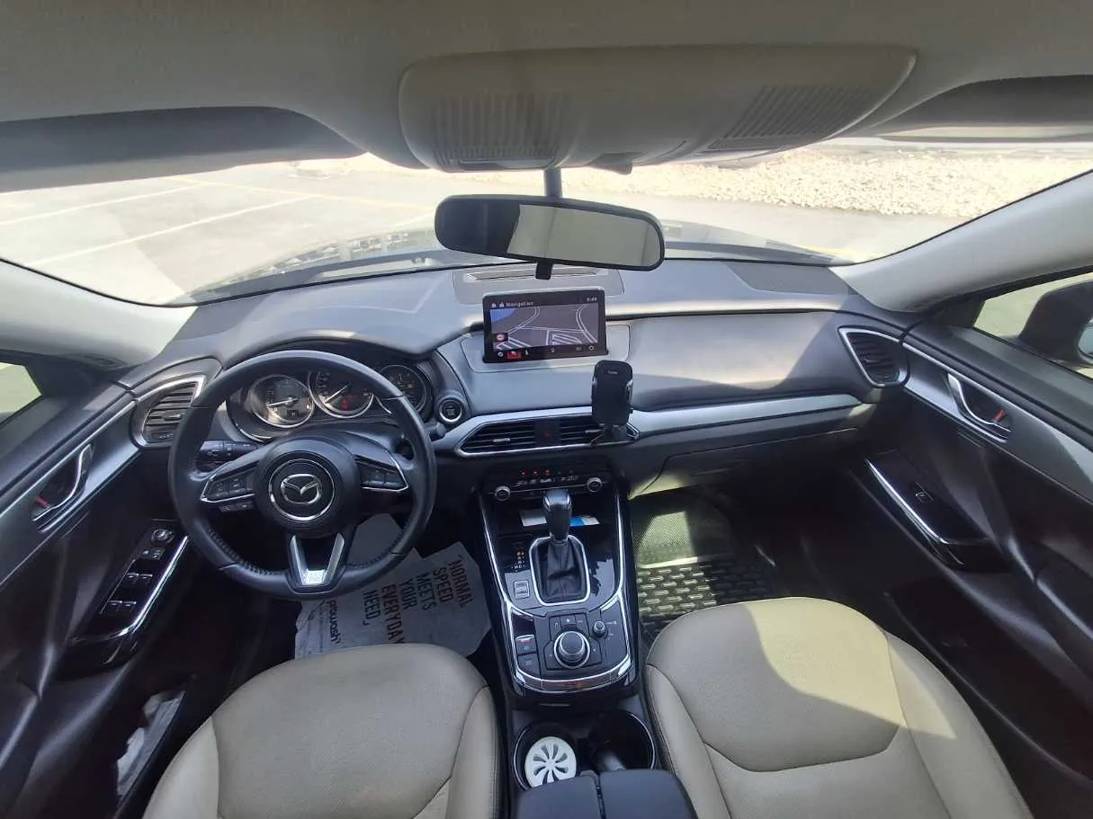Car image 15
