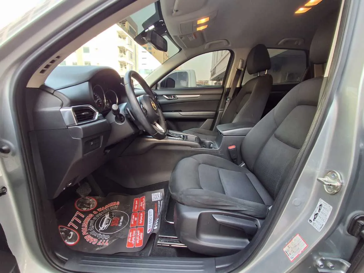 Car image 12