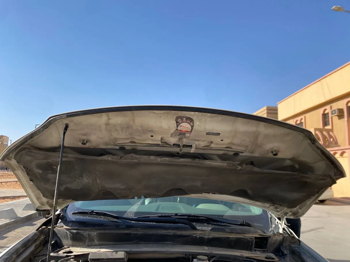 Car image 30
