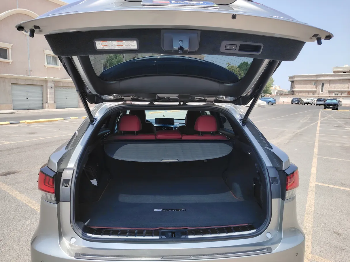 Car image 26