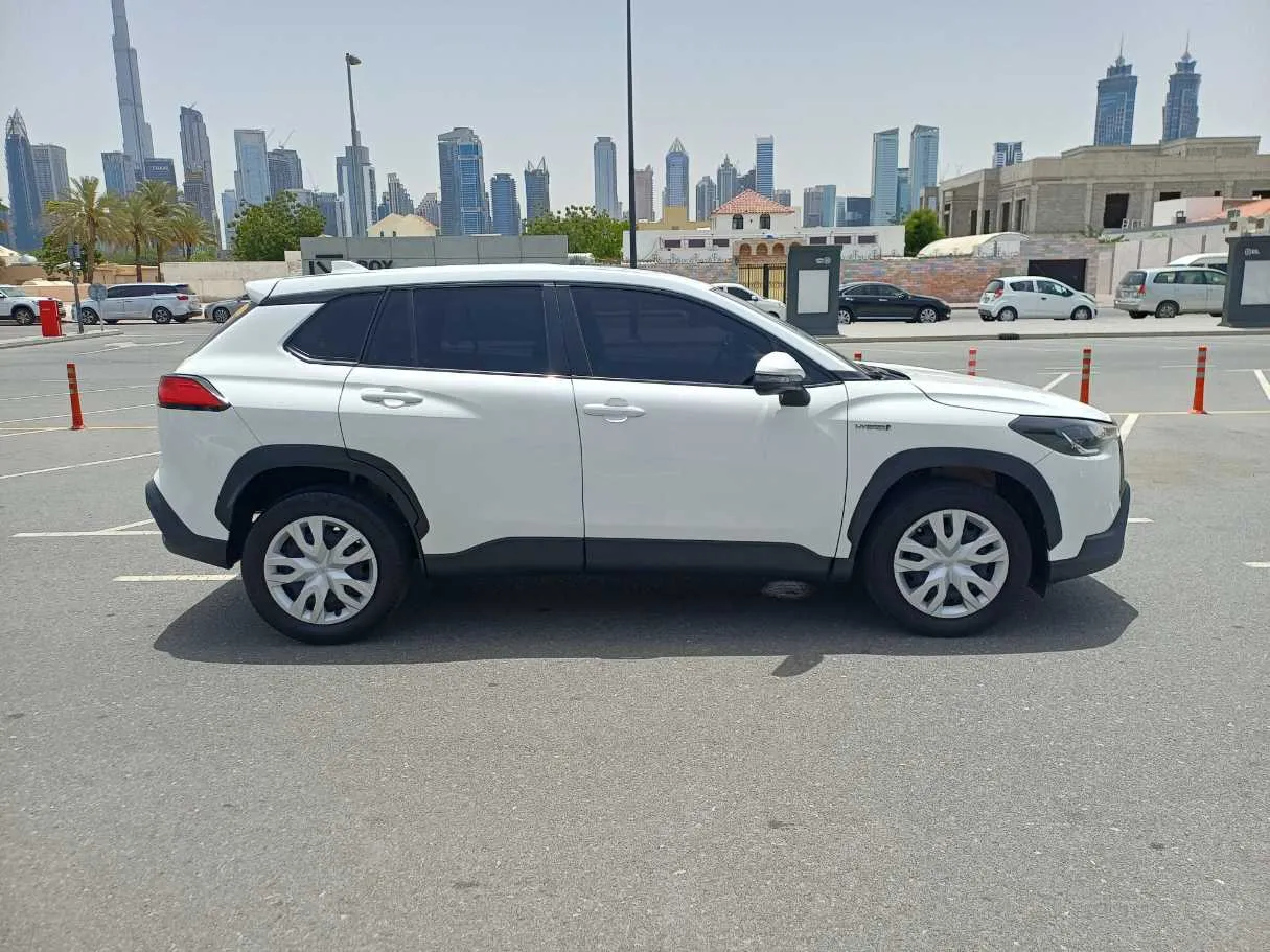 Car image 8