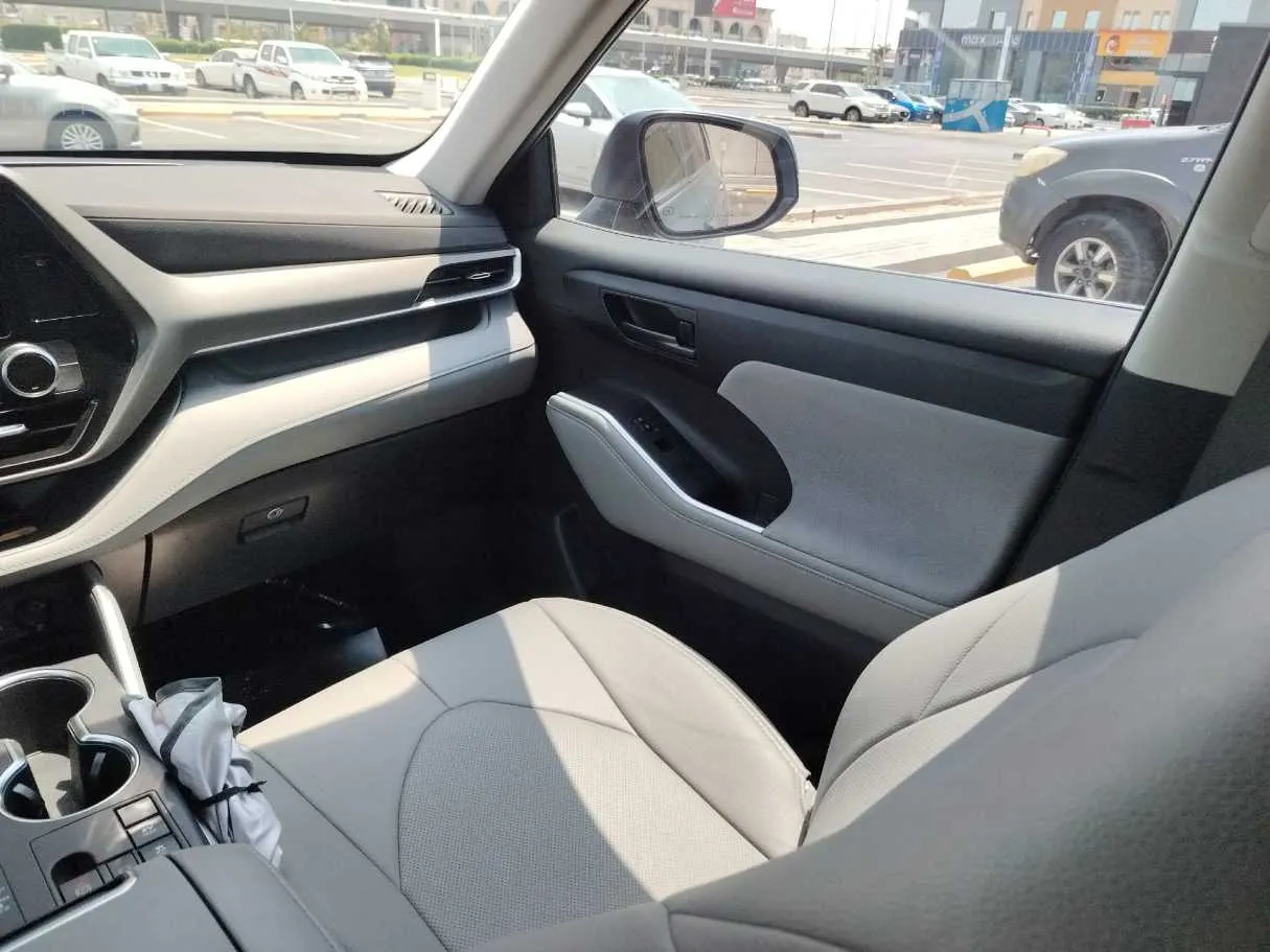 Car image 32
