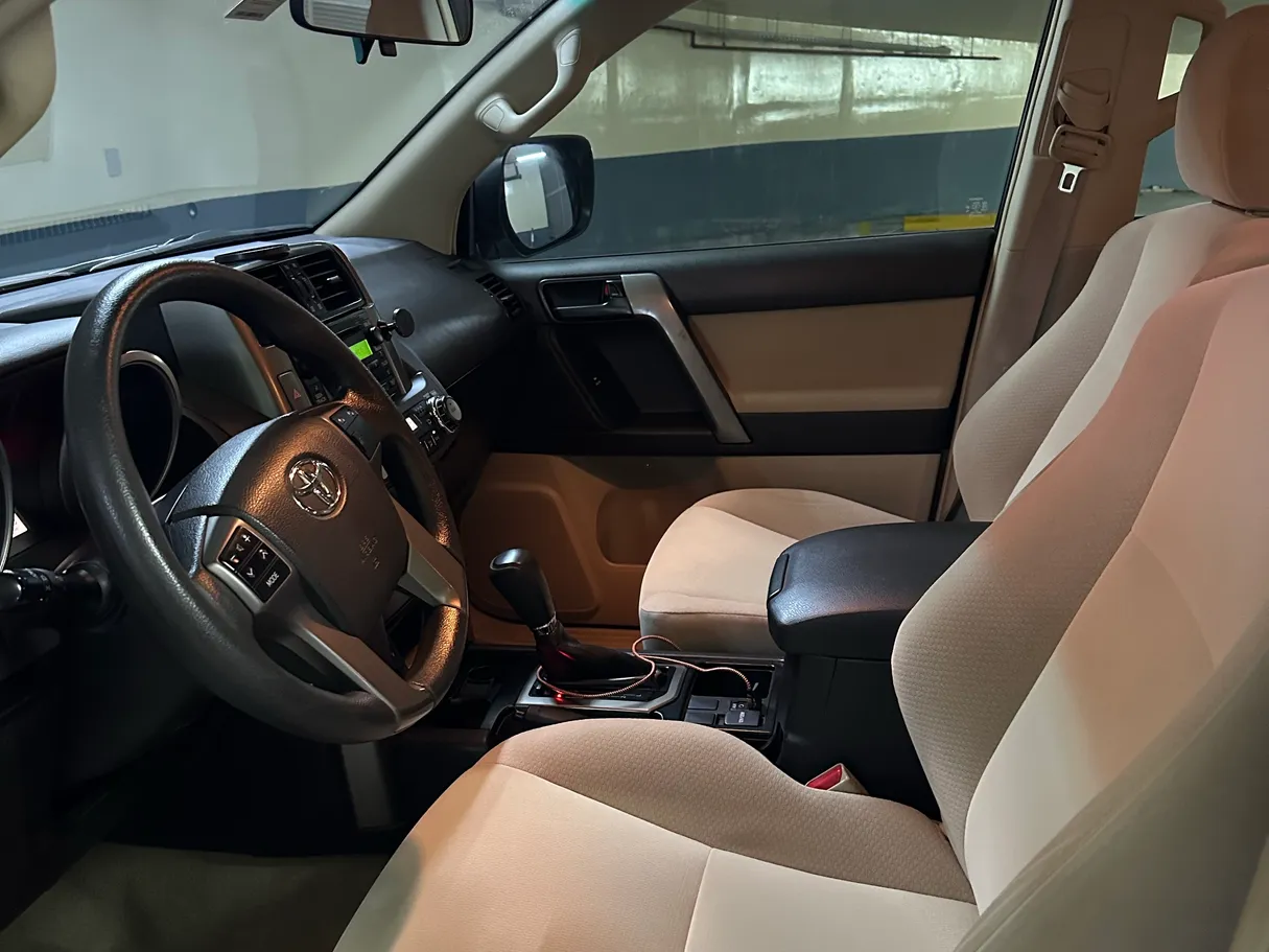 Car image 5