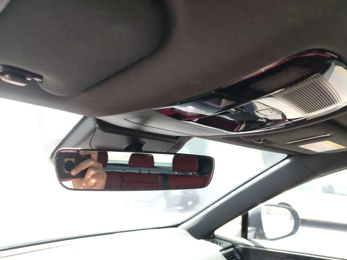 Car image 40