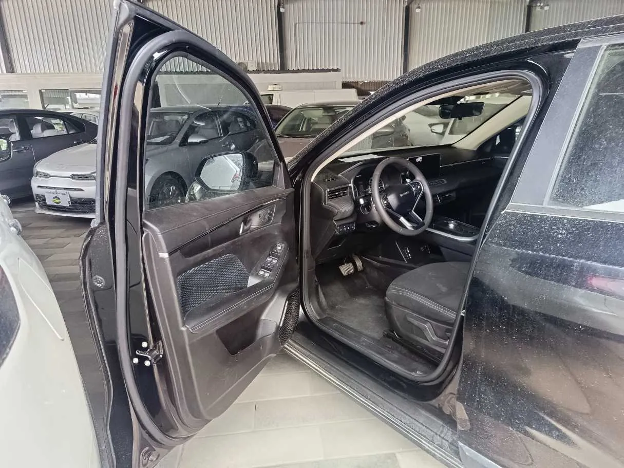 Car image 7