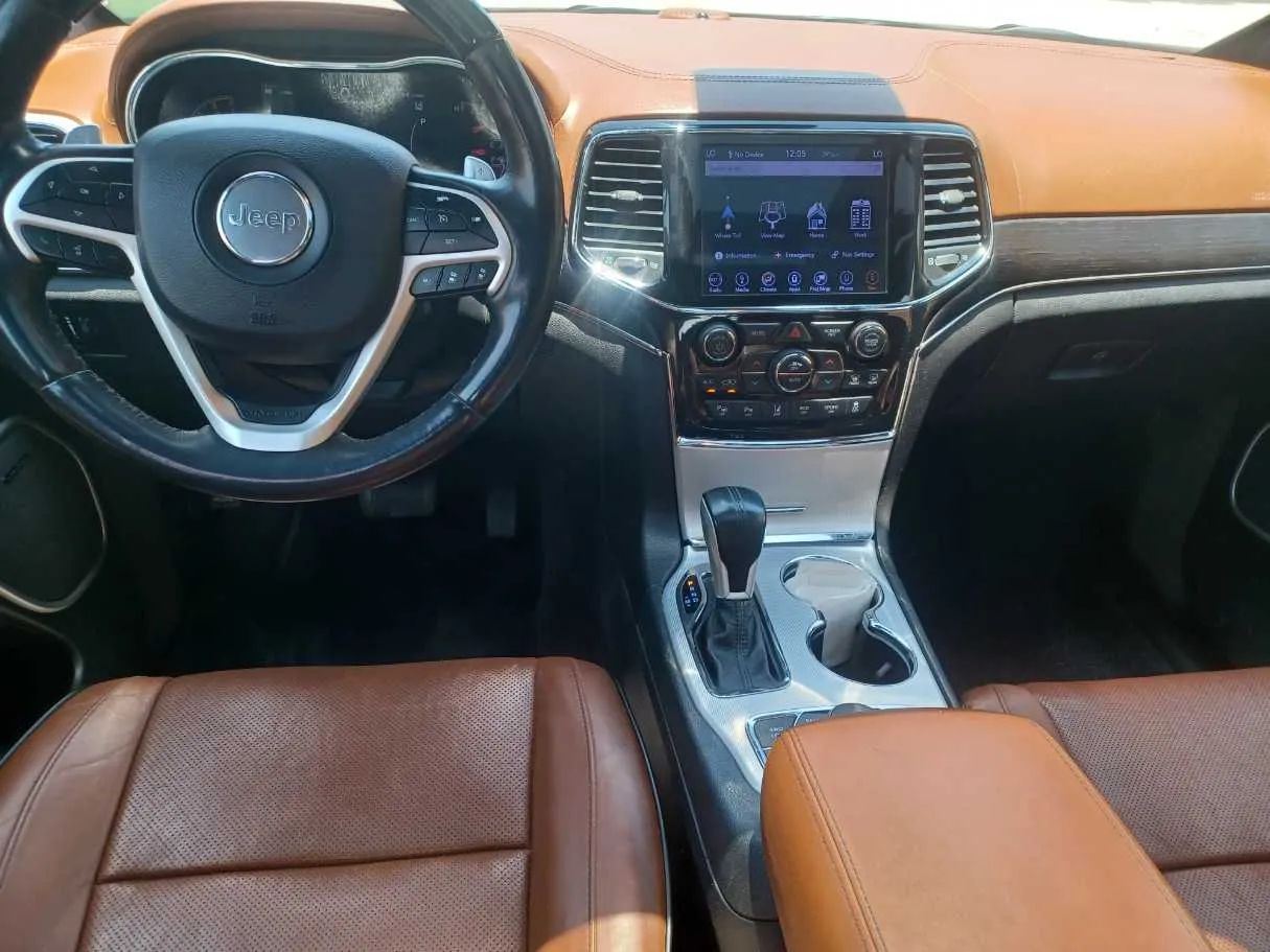 Car image 16