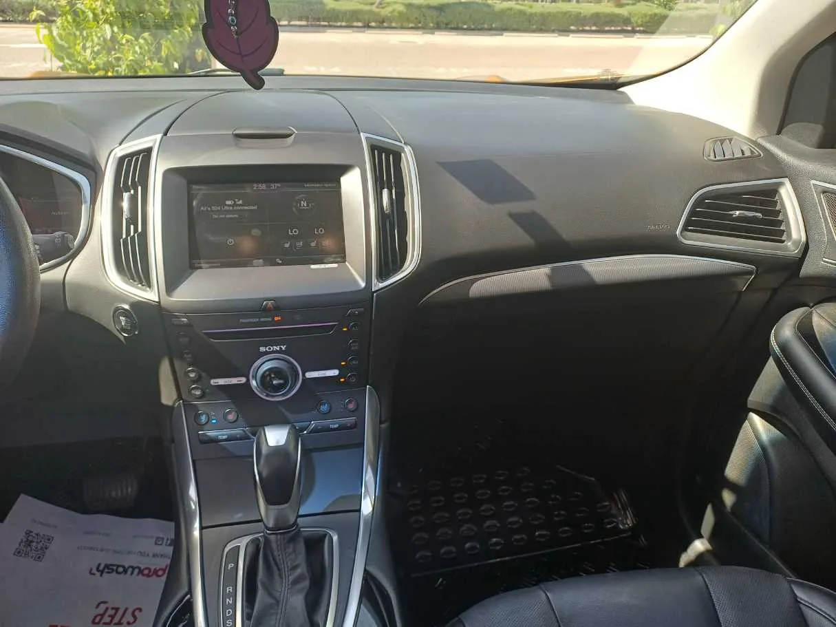 Car image 15