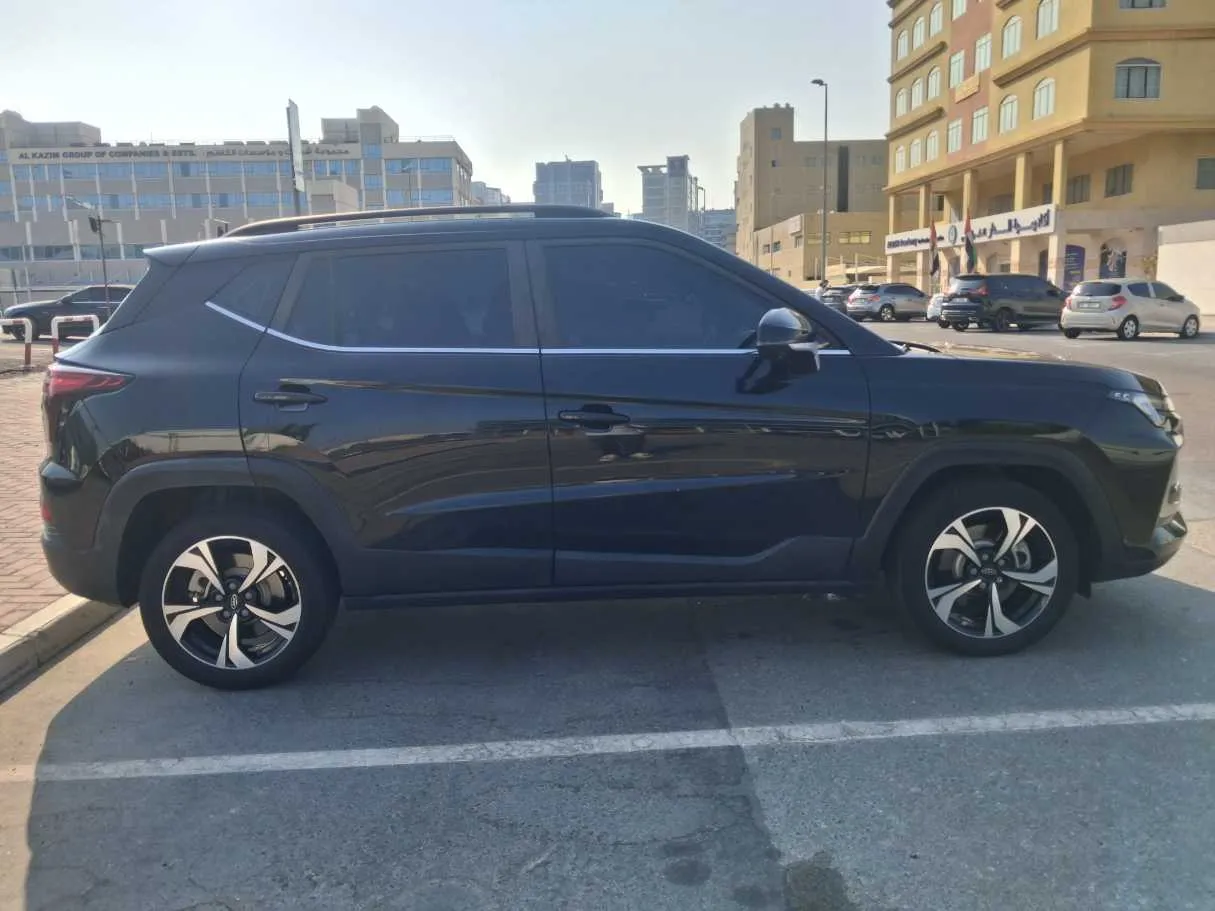 Car image 8