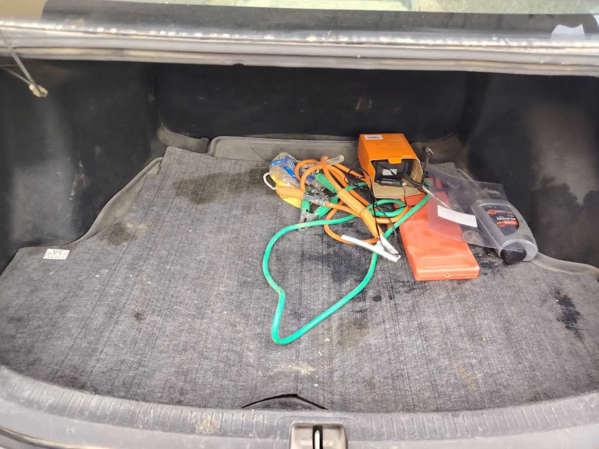 Car image 24