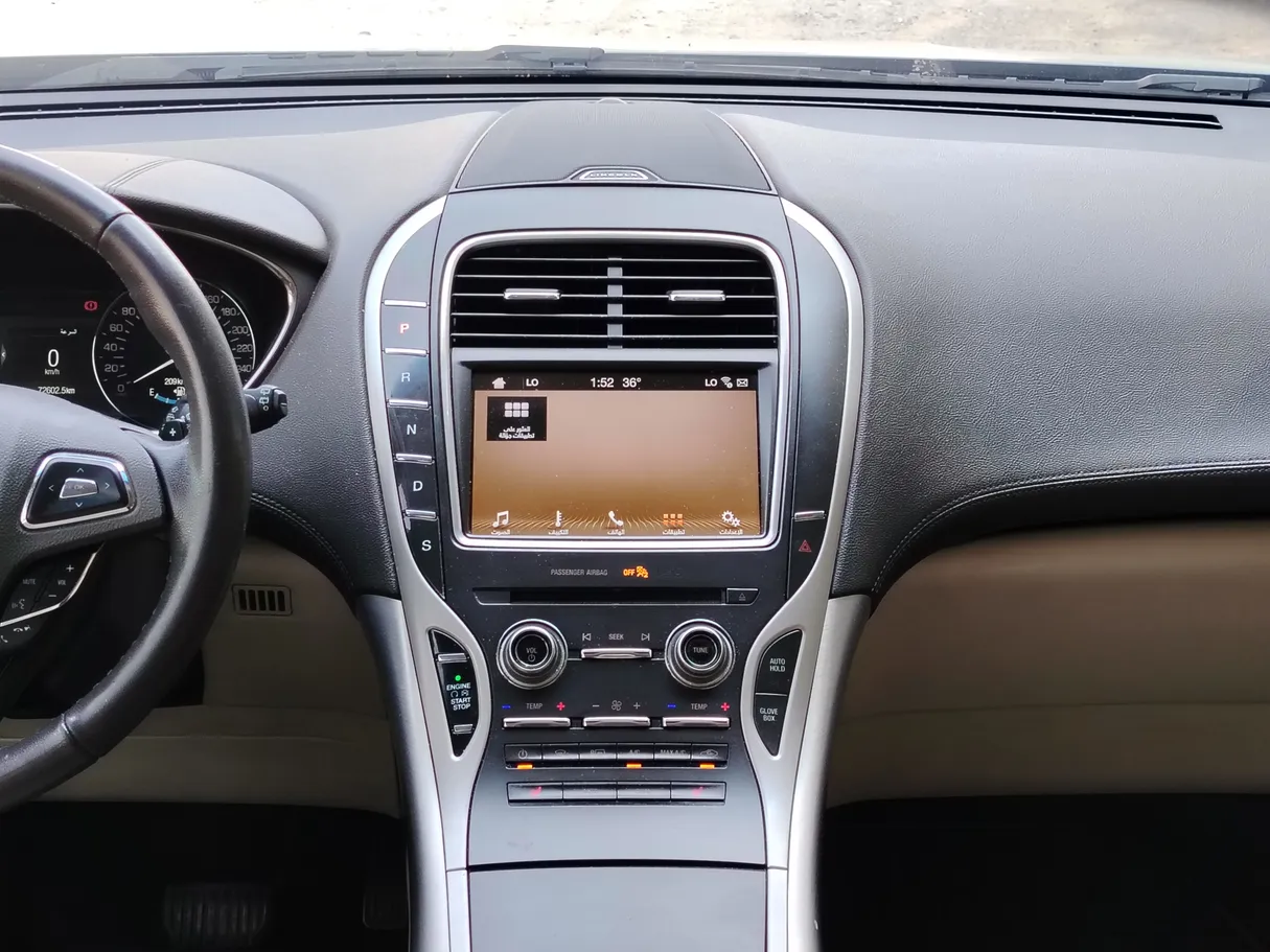 Car image 19