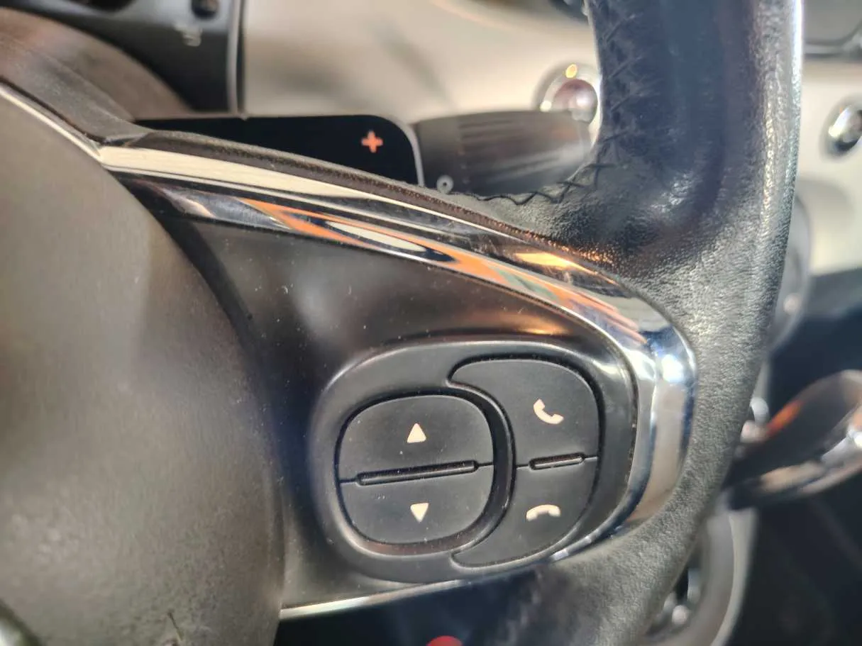 Car image 17