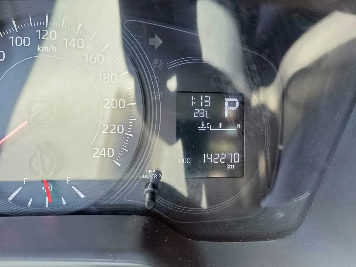 Car image 24