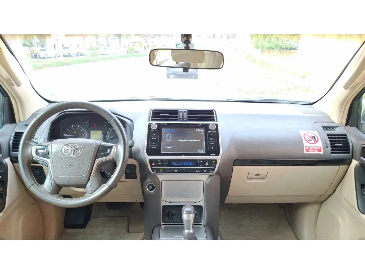 Car image 16
