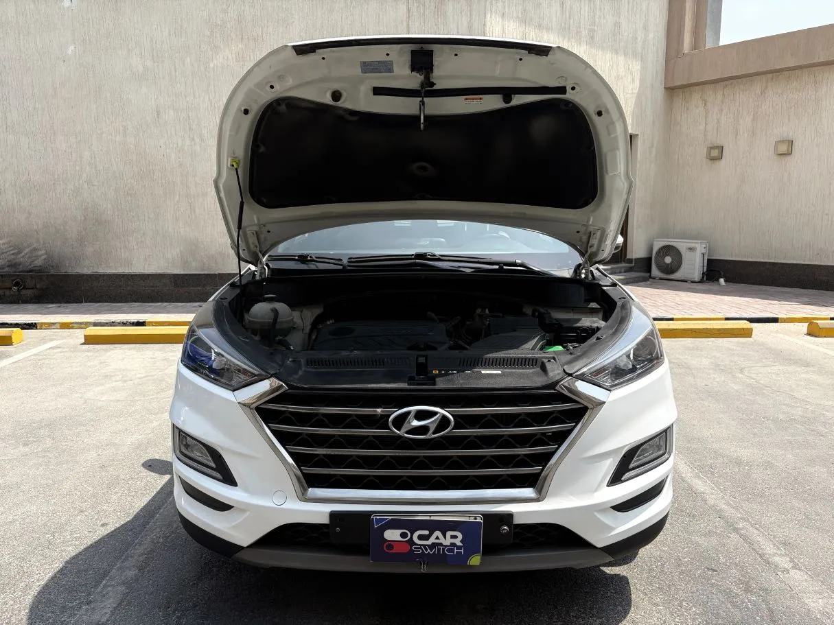 Car image 25
