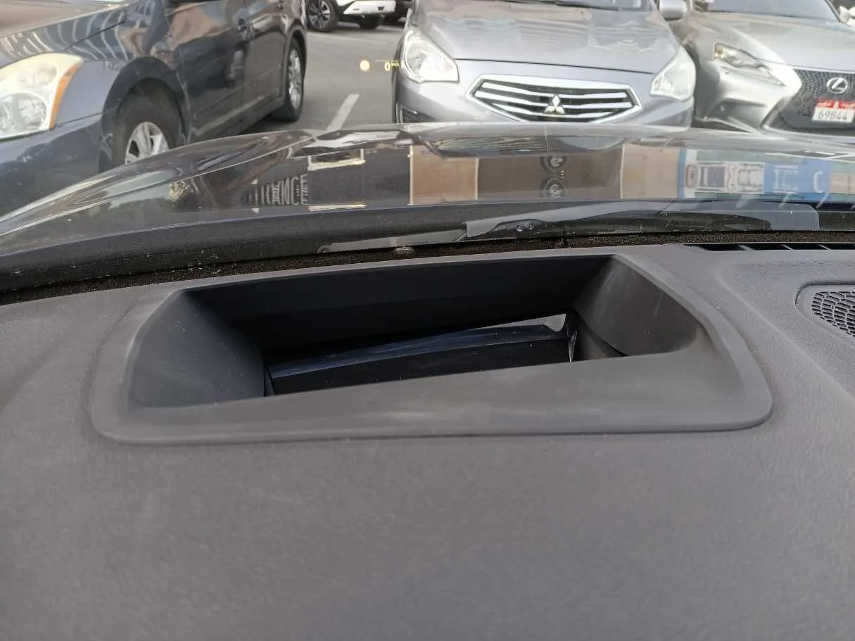 Car image 25