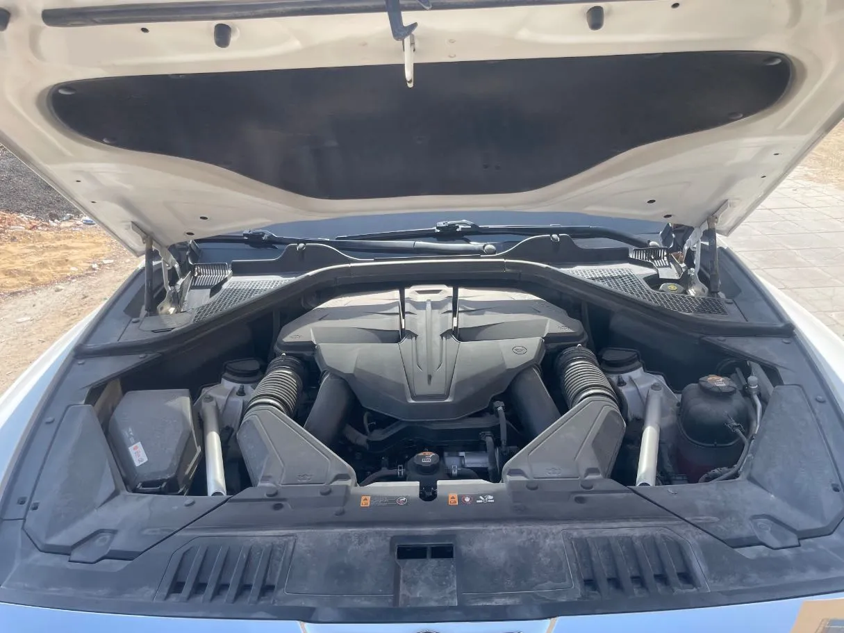 Car image 27