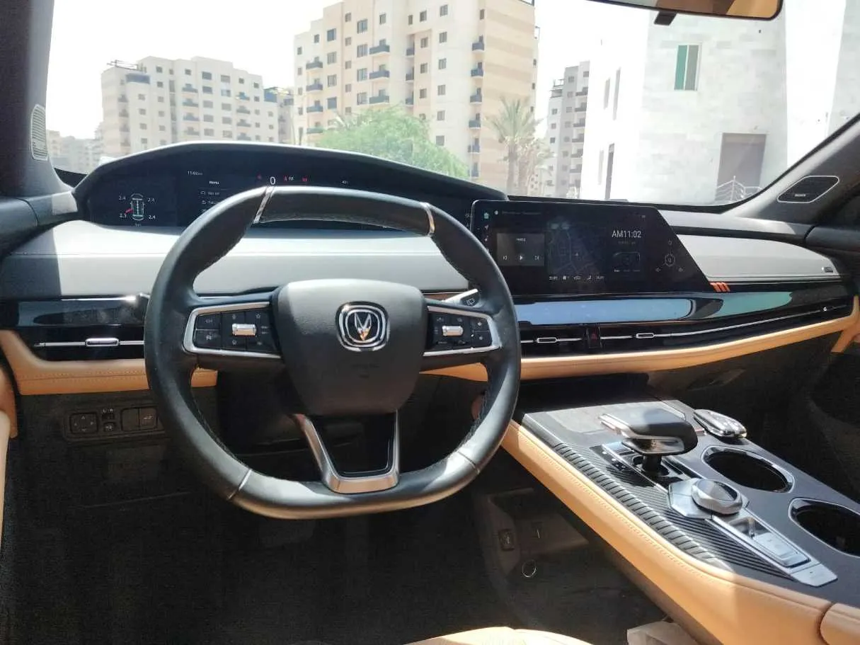 Car image 25