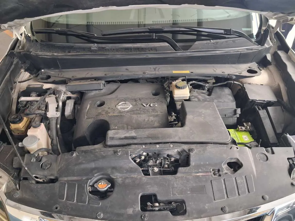 Car image 18