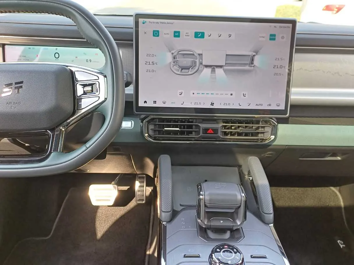 Car image 17