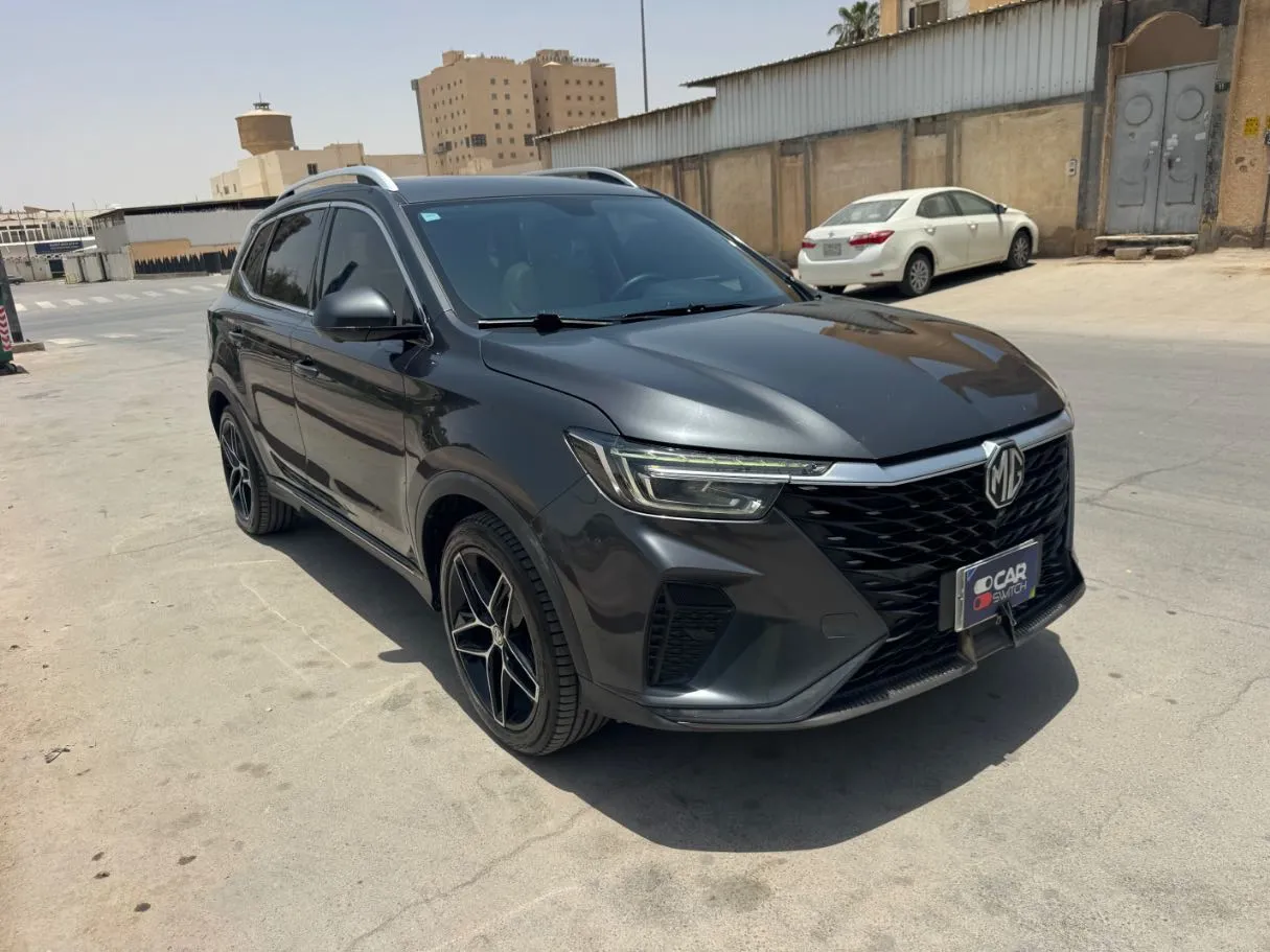 Car image 3