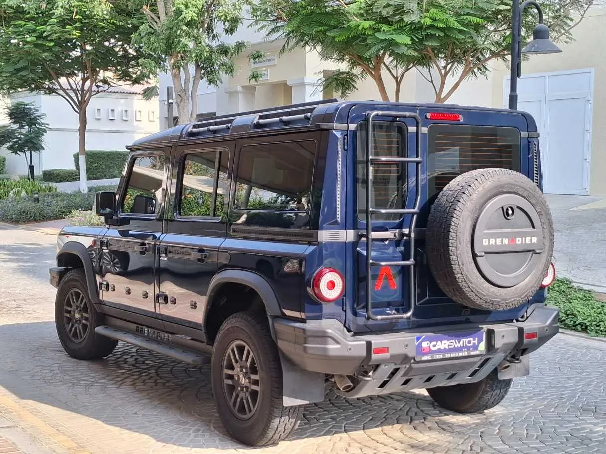 Car image 7