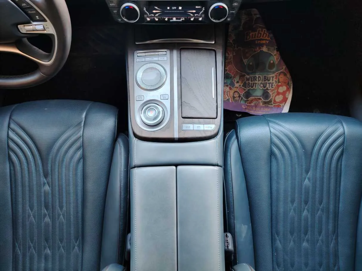 Car image 22