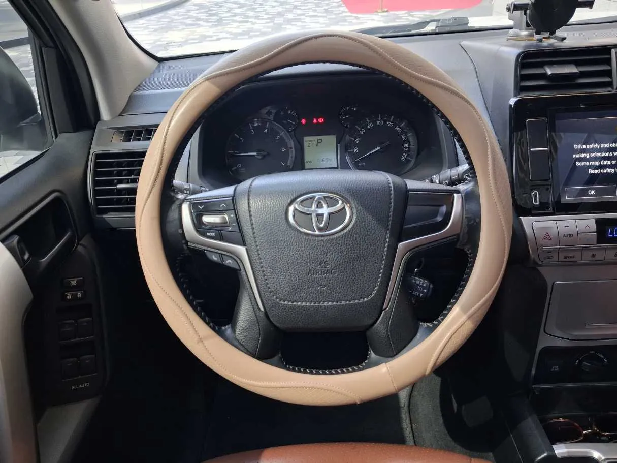 Car image 17